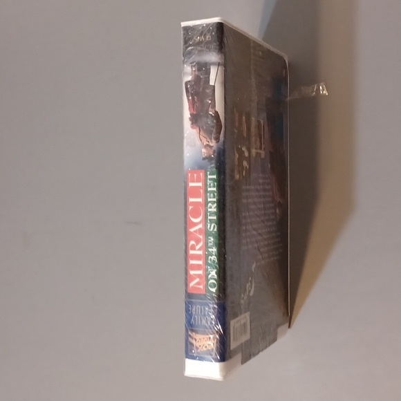 Miracle on 34th Street VHS Tape Sealed New Condition - Picture 6 of 6